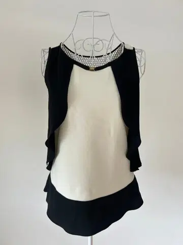 클래스 로베르토 카발리 슬리브리스 프릴 상의