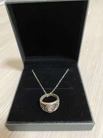 [미사용 새상품] 럭키독 1 카보숑컷 목걸이 줄리오 BL