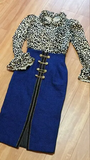 이타리야 이탈리아 하이웨스트 타이트 펜슬 스커트 나폴레옹 트위드 밀리터리