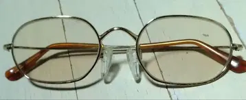 조르지오 아르마니 골드 오벌 안경