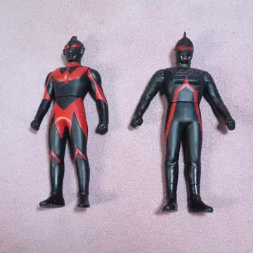 플레이 히어로 울트라맨 다크 + 울트라 세븐 다크 미니 소프트 비닐