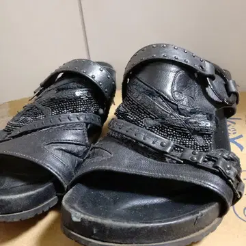 HIROMU TAKAHARA 스컬 디자인 가죽 샌들 블랙 Roen