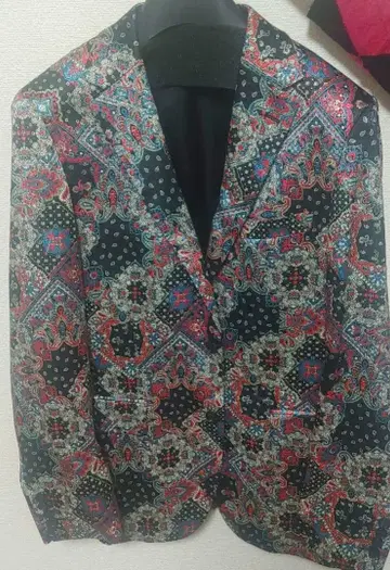 LOVELESS 페이즐리 무늬 테일러드 자켓