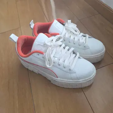 Puma 화이트 오렌지 통굽 스니커즈