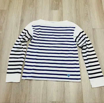 ORCIVAL (오르치발) 스트라이프 패턴 긴팔 티셔츠