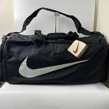 은색 택 포함 NIKE 스포츠 백 스우시 보스턴 백 블랙