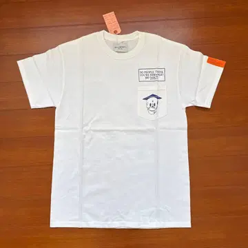 새상품 블랙 위도우 T셔츠 M 화이트