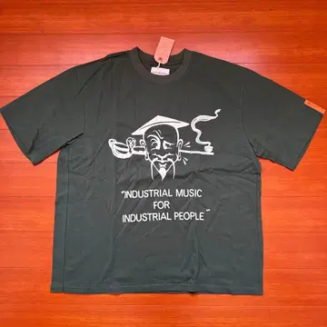 새상품 블랙위도우 T셔츠 XL DARK GREEN