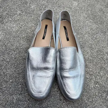 ZARA BASIC 실버 가죽 플랫슈즈 35 사이즈