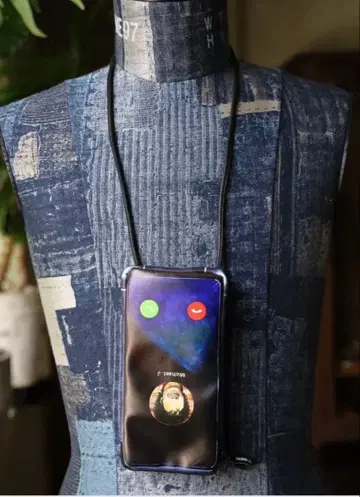 새상품 토킹 어바웃 더 앱스트랙션 NECK MOBILE CASE