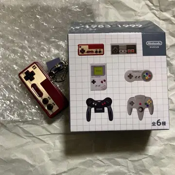 닌텐도 뮤지엄 키링 패미컴