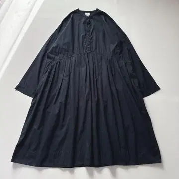 베리떼꾸르 코튼 헨리넥 턱 원피스 일본제 네이비