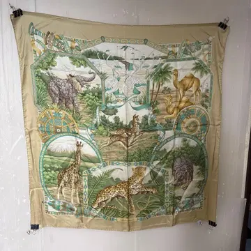 Ferragamo 애니멀 실크 스카프 페라가모 빈티지