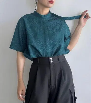 HARE 하레 자카드 보타이 셔츠 그린