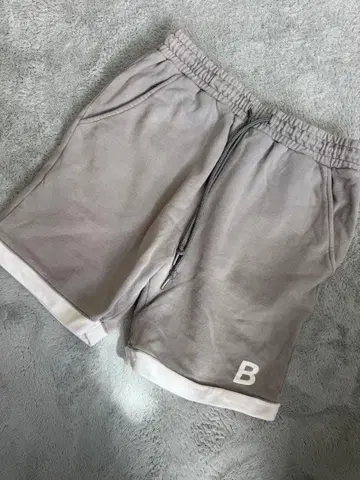 BELINDA 베린다 그레이 숏팬츠