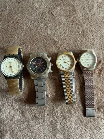 Swatch와 Hawk 시계 세트 4점