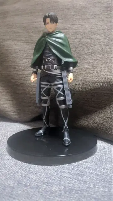 진격의 거인 리바이 피규어