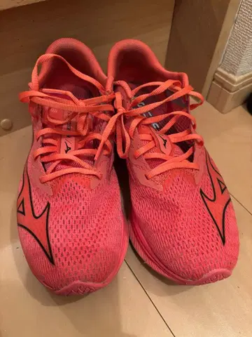 미즈노 웨이브 라이더 핑크 러닝화