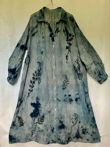 남색 얼룩 무늬 손글씨 롱 셔츠 원피스