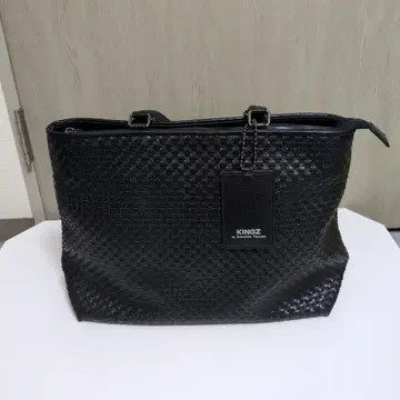 KINGZ by Samantha Thavasa 토트백 블랙