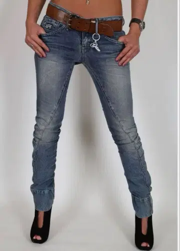 G-STAR RAW 3301 데님 26 사이즈 로우라이즈 데미지 참 포함