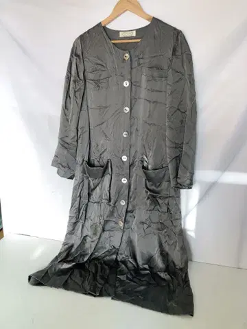 4ABM020 사에라 히스크로네 룸웨어 가운 그레이 실크