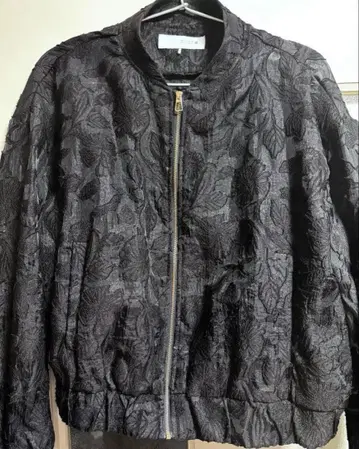 새상품 ZARA 블랙 자켓입니다