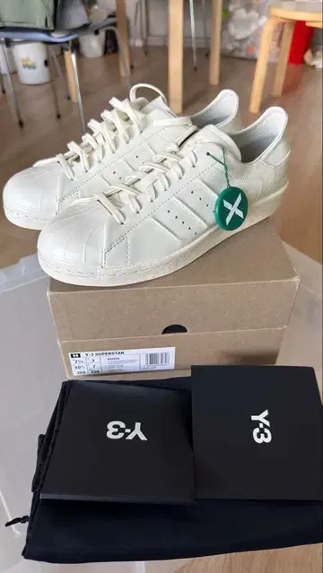 Y-3 SUPERSTAR 화이트 25.5 사이즈