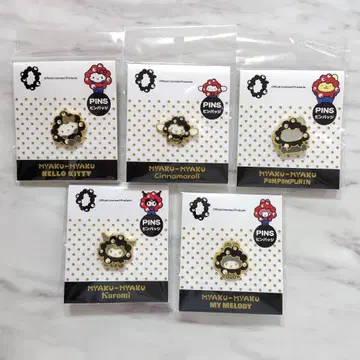 키티 마이멜로디 쿠로미 시나모롤 폼폼푸딩 미야쿠미야쿠 핀 배지 블랙