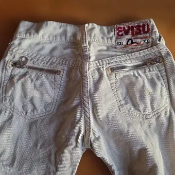 EVISU 화이트 슬림핏 팬츠