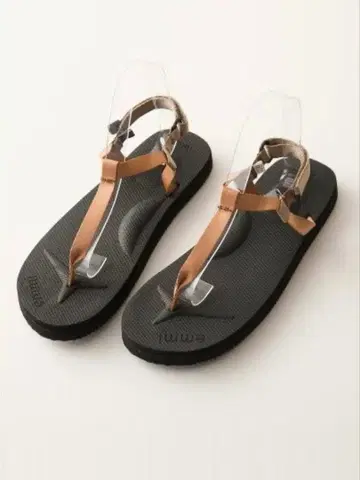 SUICOKE COKO-EM/emmi 스이콕 x 에미 통굽 샌들 24