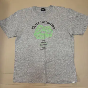 BEAMS 그레이 T셔츠 Slow Saturday