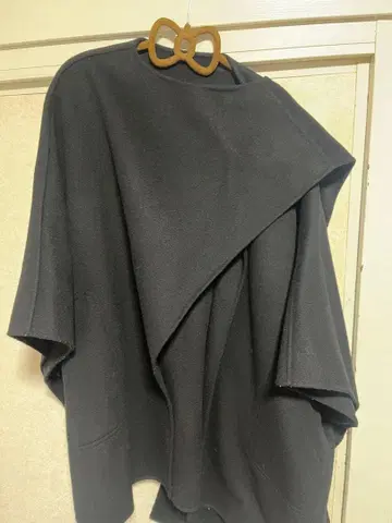 LOVELESS 판초 코트