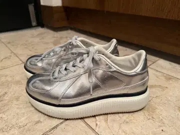 오니츠카타이거 스니커즈 DELECITY