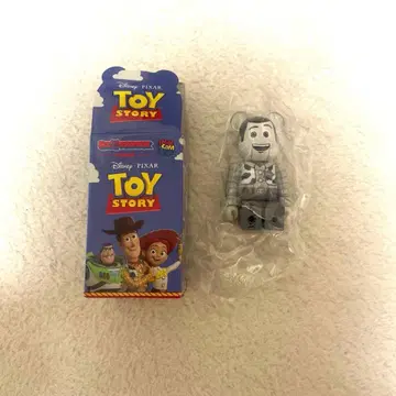 베어브릭 토이스토리 시크릿