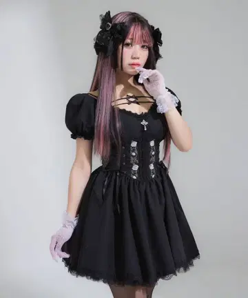 새상품 장미 자수 슬림 레이스업 미니 원피스 서브질라 디어마이러브