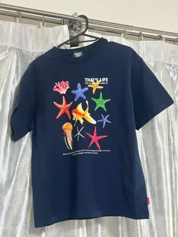 That's Life 해양 생물 프린트 T셔츠