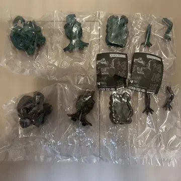 ART IN GASHAPON 개구리 아수라상 2종 ( 동상 & 목상 )