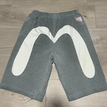 조기 특가!! 사이즈 44 화이트 블랙 레어 하프 숏 에비수 에비수