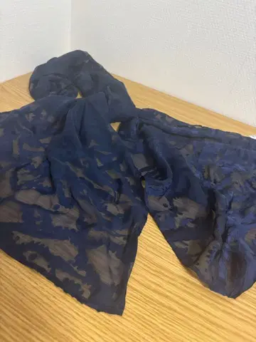 페라가모 FERRAGAMO 네이비 실크 레이온 스톨 택 포함 새상품