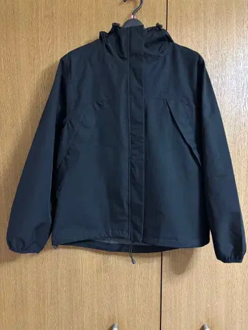 CONVERSE 블랙 윈드브레이커