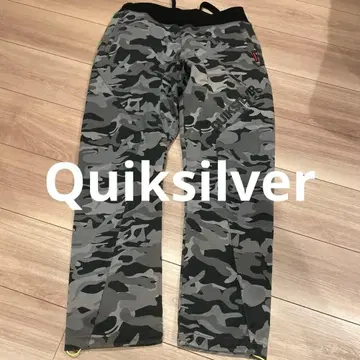 Quiksilver 카모플라주 패턴 팬츠