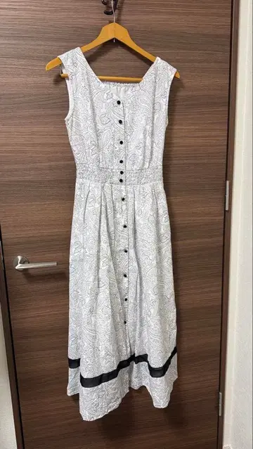 저스길리티 페이즐리 무늬 원피스