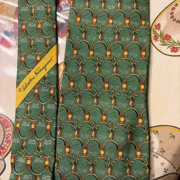 Salvatore Ferragamo 실크 넥타이