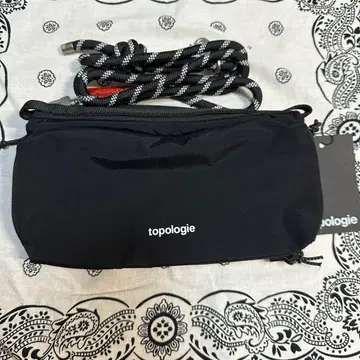 새상품 topologie 토폴로지 보틀 사코슈 미디엄 블랙