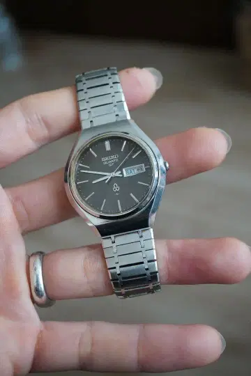 SEIKO 세이코 QT 0823-8010 작동품 다크 브라운