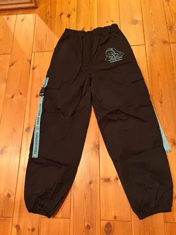 하츠네 미쿠 시나모롤 카고 팬츠 L 사이즈