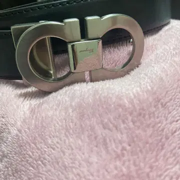 Ferragamo Gancini 블랙 가죽 벨트