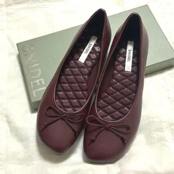 SNIDEL 버건디 인프렛 플랫슈즈