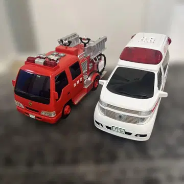 토이코 사운드 펌프 소방차와 구급차 세트